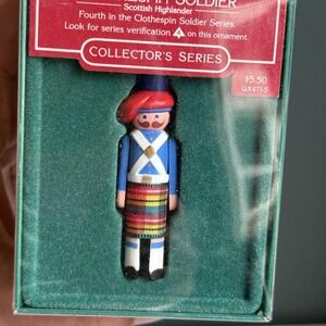 Vintage 1985 NEW Hallmark ornament Clothespin Soldier‎ "Scottish Highlander" T90